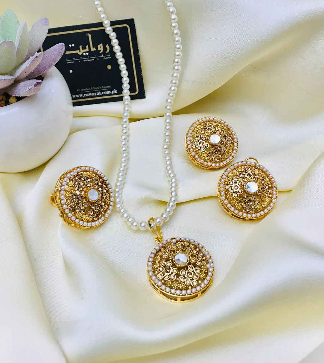 Locket Set-74 (White)