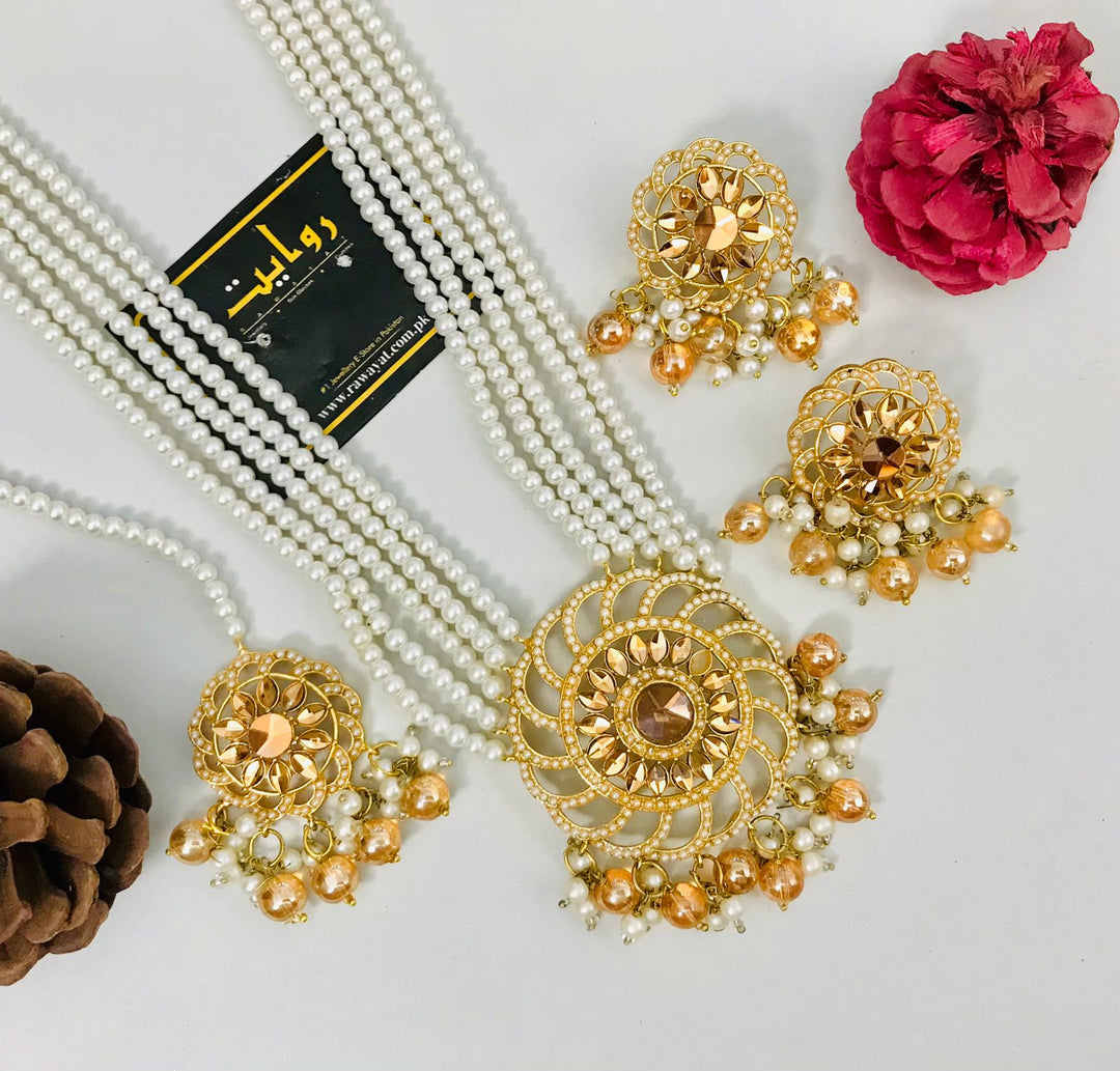 Madiha Rani Mala Set (Golden)