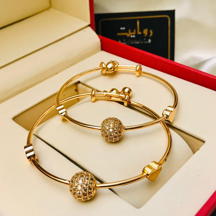 Adjustable Adult Bangle-61 (Golden Ball )