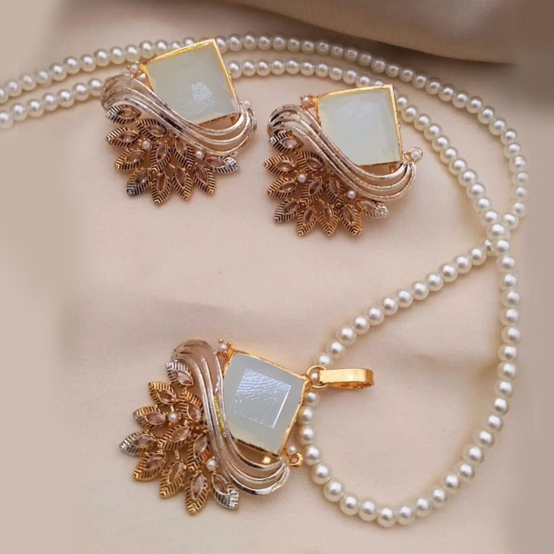 AYRA Locket Set (White)