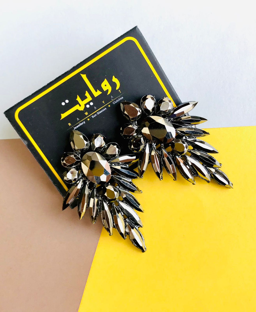 ZARPASH STUDS (BLACK)