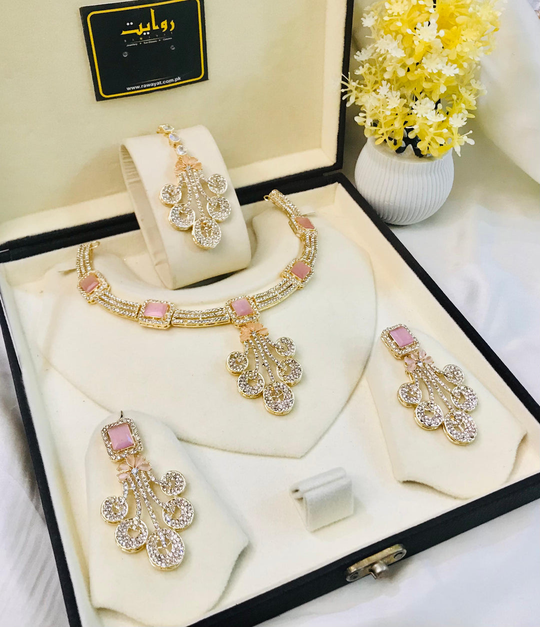 AMEERA Set (Golden/Pink)