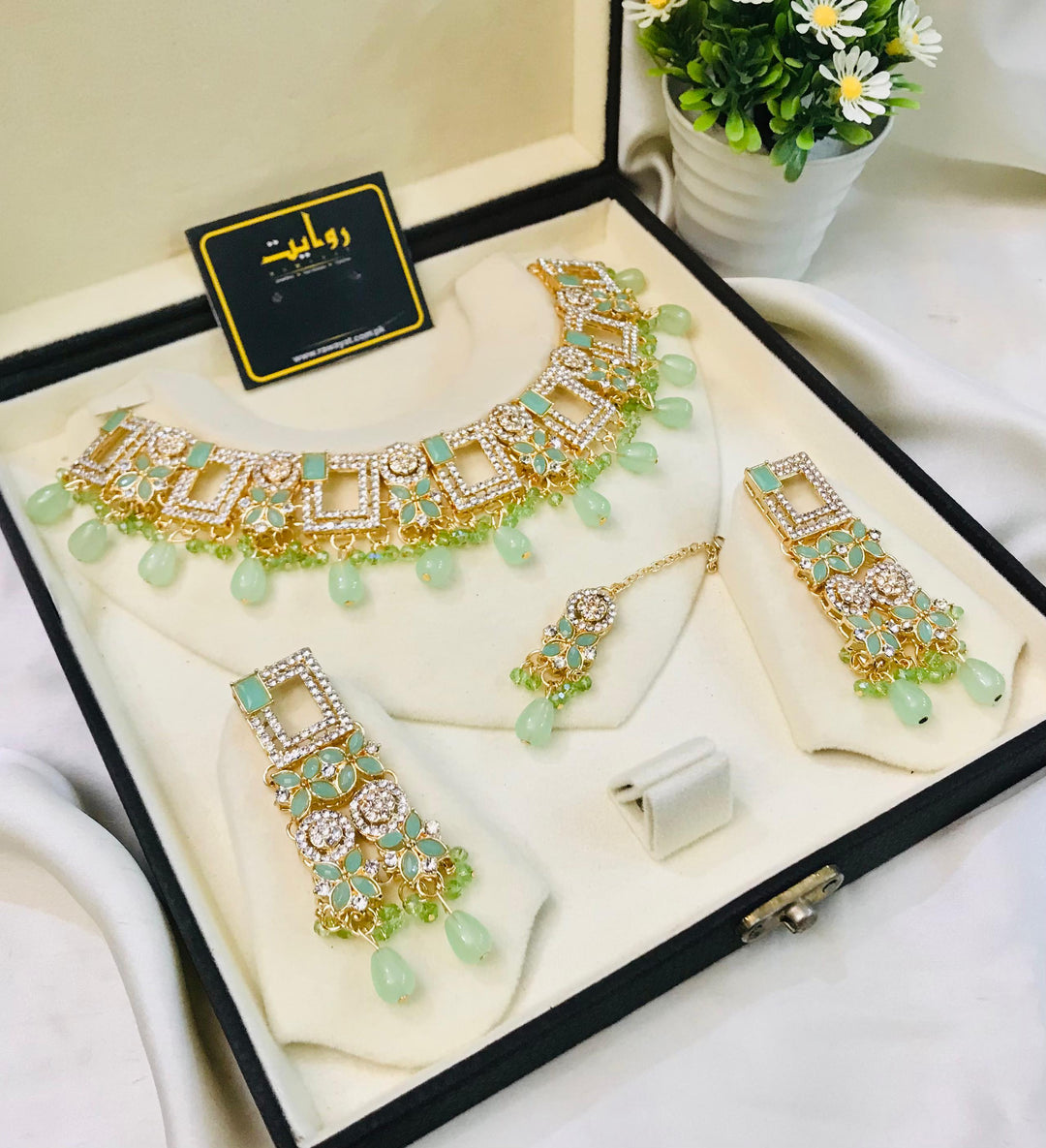 AHANA Necklace Set (Parrot Green)