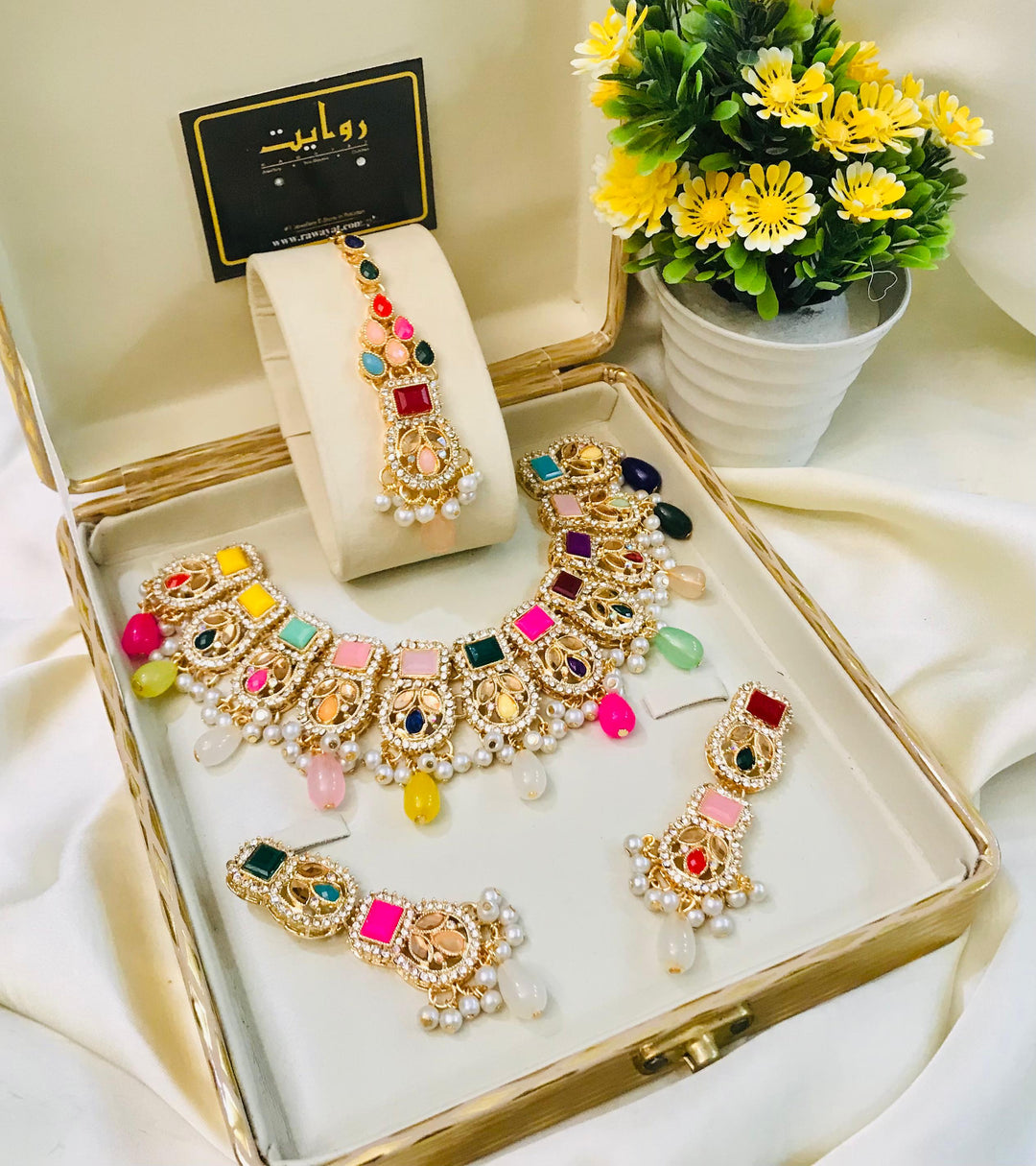 SOFIYA Necklace Set (Naurateen)