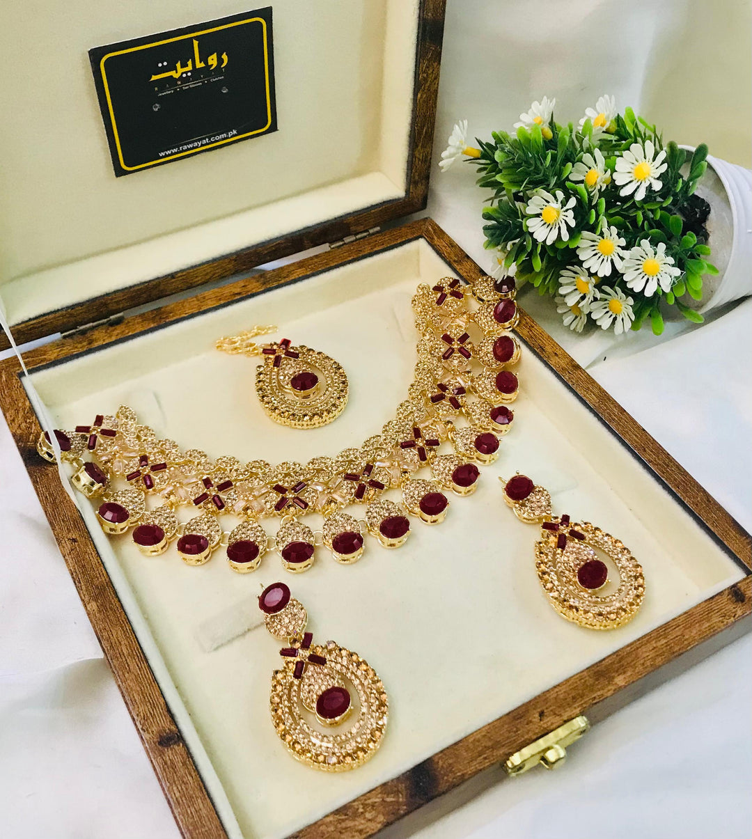 PREEYA Set (Maroon)